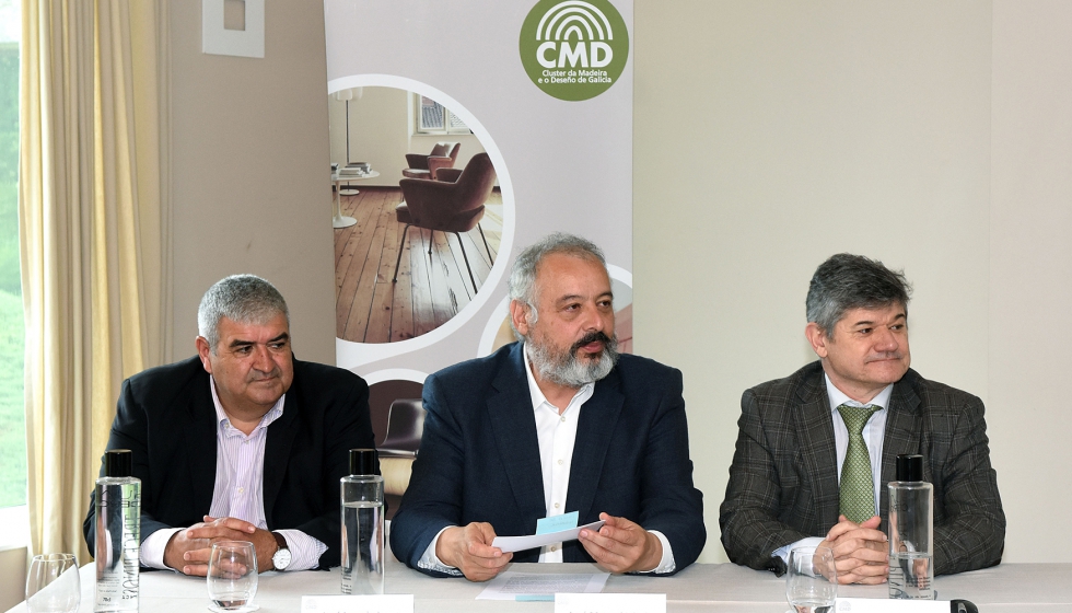 De izquierda a derecha, el director de la Axencia Galega da Industria Forestal, Jos Ignacio Lema; el presidente del CMD, Jos Manuel Iglesias...