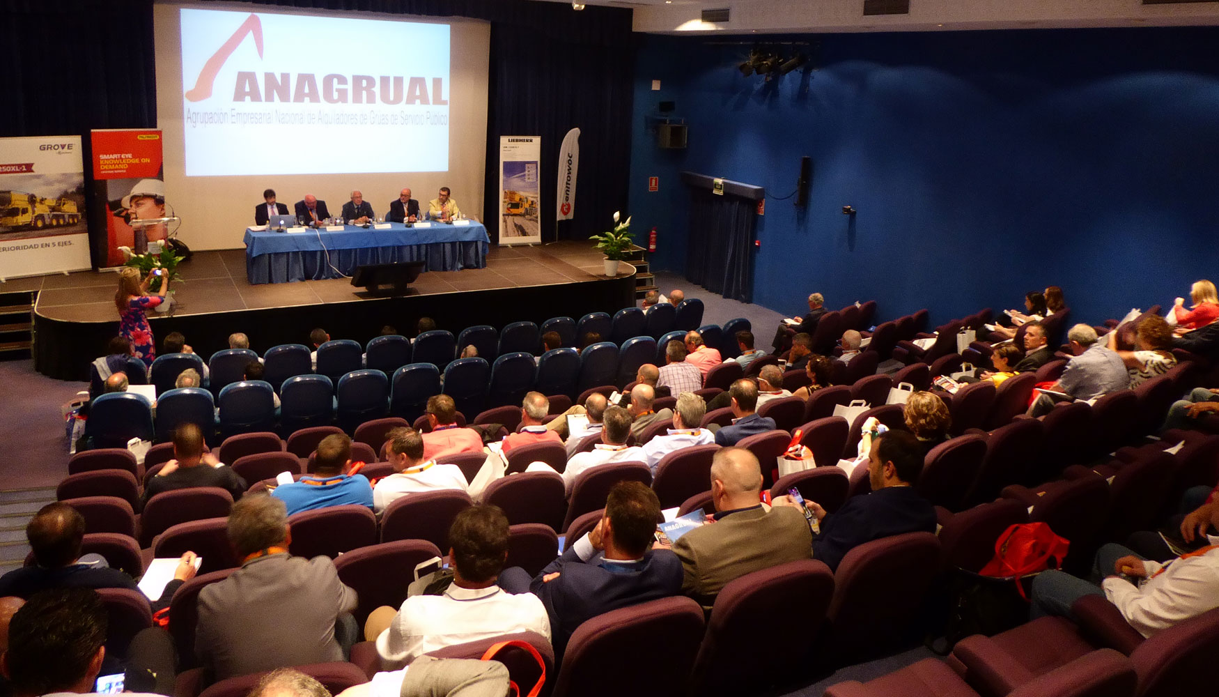 El Auditorio del Pabelln de Marruecos en Sevilla acogi la XXXVIII Asamblea General de Anagrual