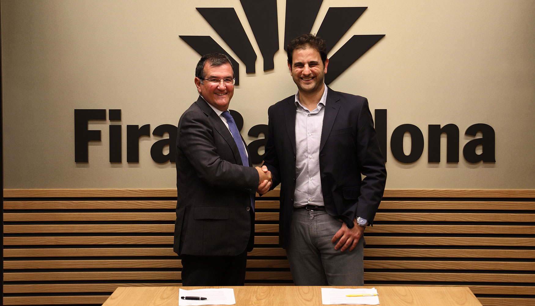 Francisco Hortigela, director general de AMETIC, y Ugo Valenti, director de Unidad de Negocio de Cities & Society de Fira de Barcelona...