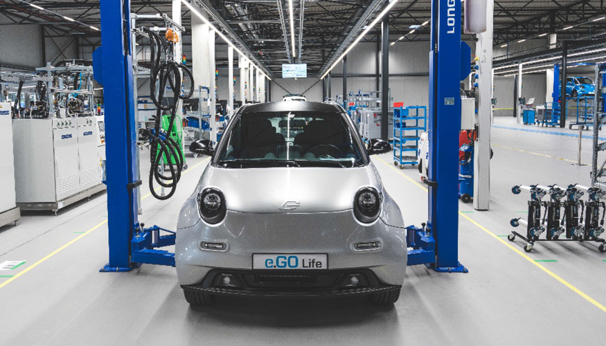 A nova fbrica da eGO Mobile AG produz 10.000 carros eltricos num nico turno. Foto: e.GO