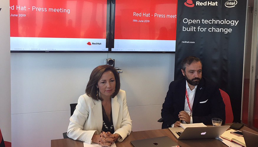 Julia Bernal, country manager de Red Hat para Espaa y Portugal, durante la rueda de prensa con los medios especializados...