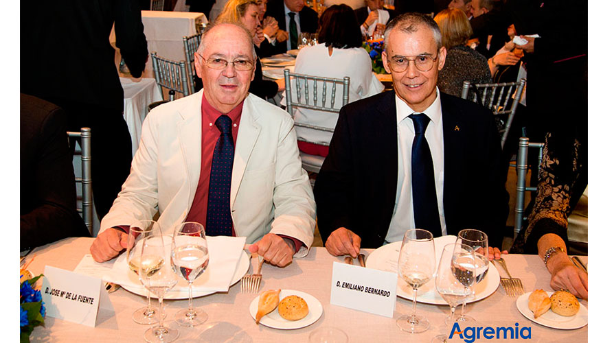 Jos Mara de la Fuente y Emiliano Bernardo, anterior y actual presidente de Agremia, durante la cena