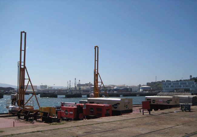 Equipamiento de Hune en los trabajos de ampliacin del puerto de Gijn