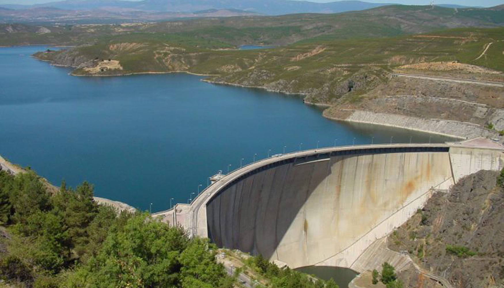 Presa del pantano de El Atazar