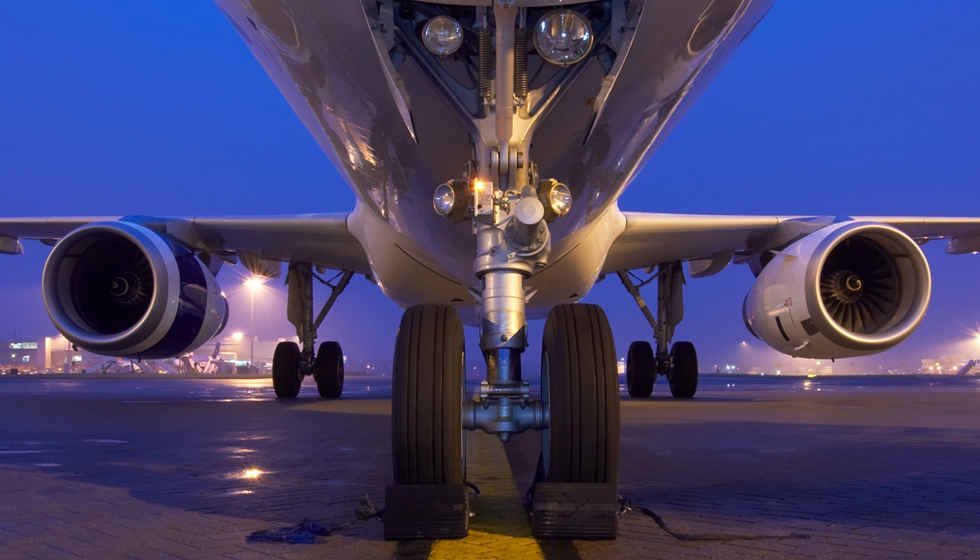 El cromo duro se utiliza en aplicaciones como aeroestructuras, trenes de aterrizaje, estructuras de motor y fuselaje