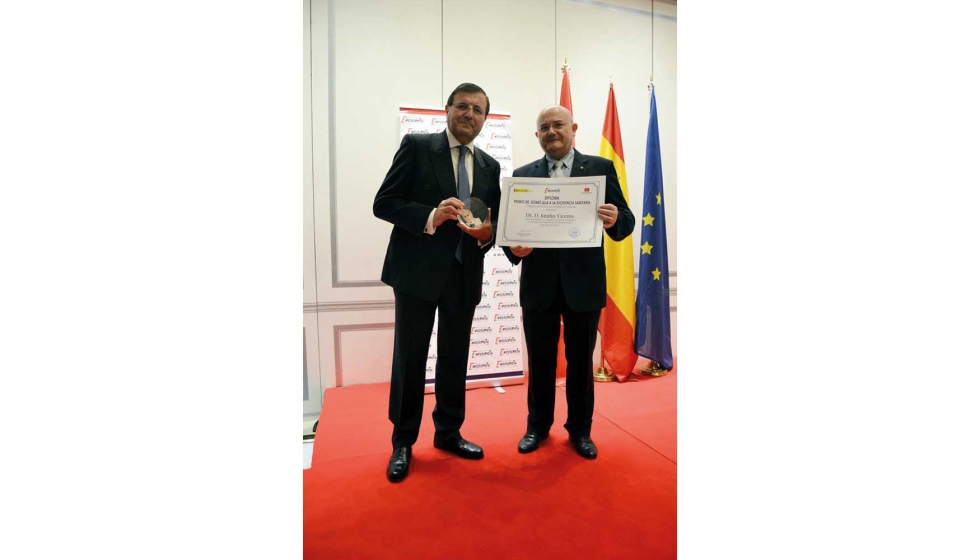 El cirujano Emilio Vicente ha sido distinguido con el Premio Dr...