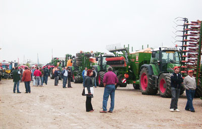 The Demo Tour 2008 toured the provinces of Seville, Badajoz, Palencia, Vitoria, Huesca and Girona