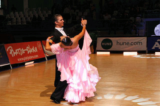 Baile de competicin durante el IX Dance Festival celebrado en Platja d'Aro