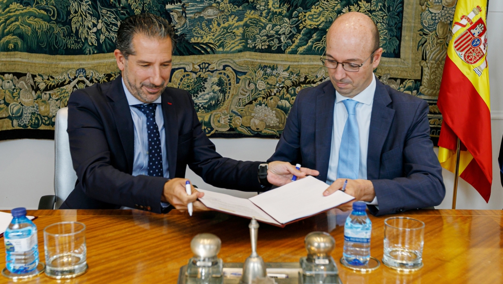 Representantes de ambos ministerios firmaron el acuerdo