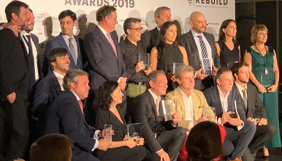 Foto de grupo de los ganadores en los Adavanced Architecture Awards 2019