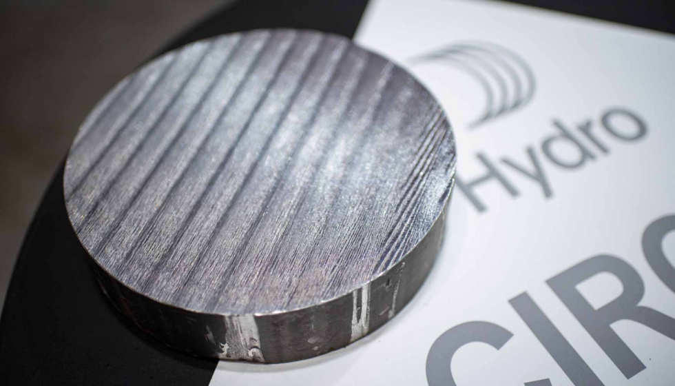Aluminio Hydro Circal, material con un 75% o ms de su contenido integrado por aluminio procedente del reciclado de ventanas de post-consumo...