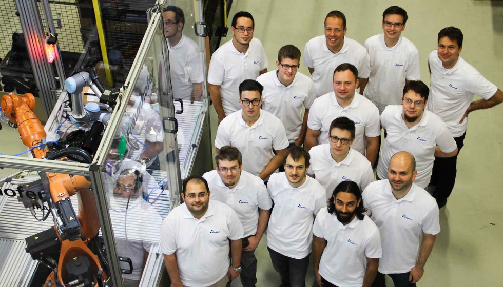 Unos 15 empleados trabajan en drag and bot GmbH en Stuttgart con un software para la programacin sencilla e independiente del fabricante de robots...