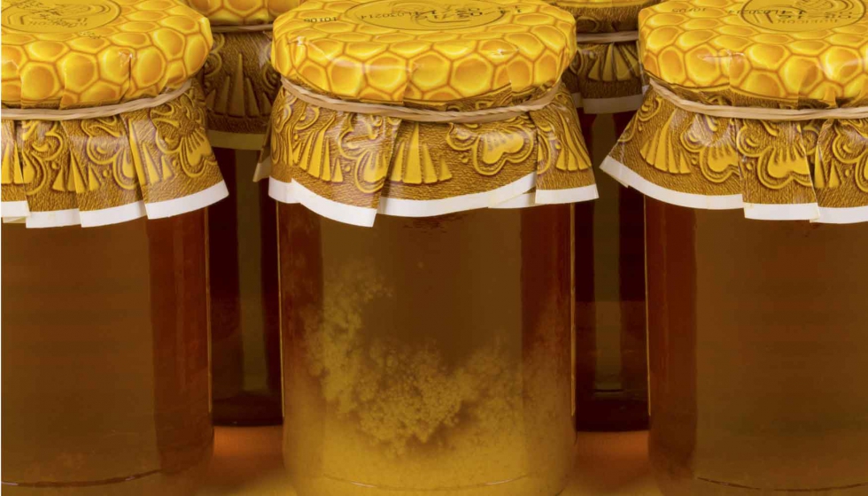 Envase con miel cristalizada