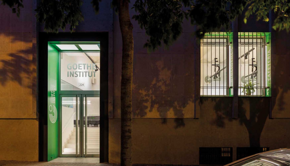 Iluminacin de la fachada del Goethe Institut (Barcelona, 2019). Diseo de iluminacin: LDLuz. Arquitecto: Estudio HA. Foto: lvaro Valdecantos...