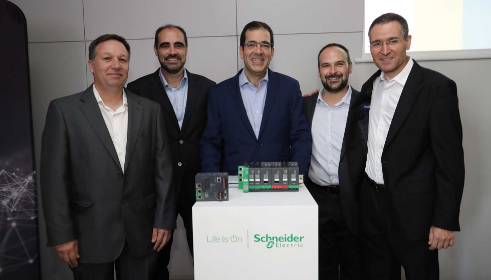 En el Innovation Summit en Barcelona, Schneider Electric present el contrololador IIoT Modicon M262 y TeSys island que facilitan la conexin IIoT...