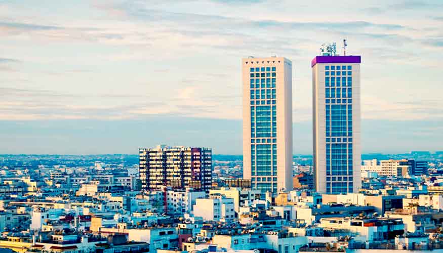 Con ms de seis millones de habitantes en su rea metropolitana, Casablanca es la mayor ciudad de Marruecos y el primer ncleo industrial...