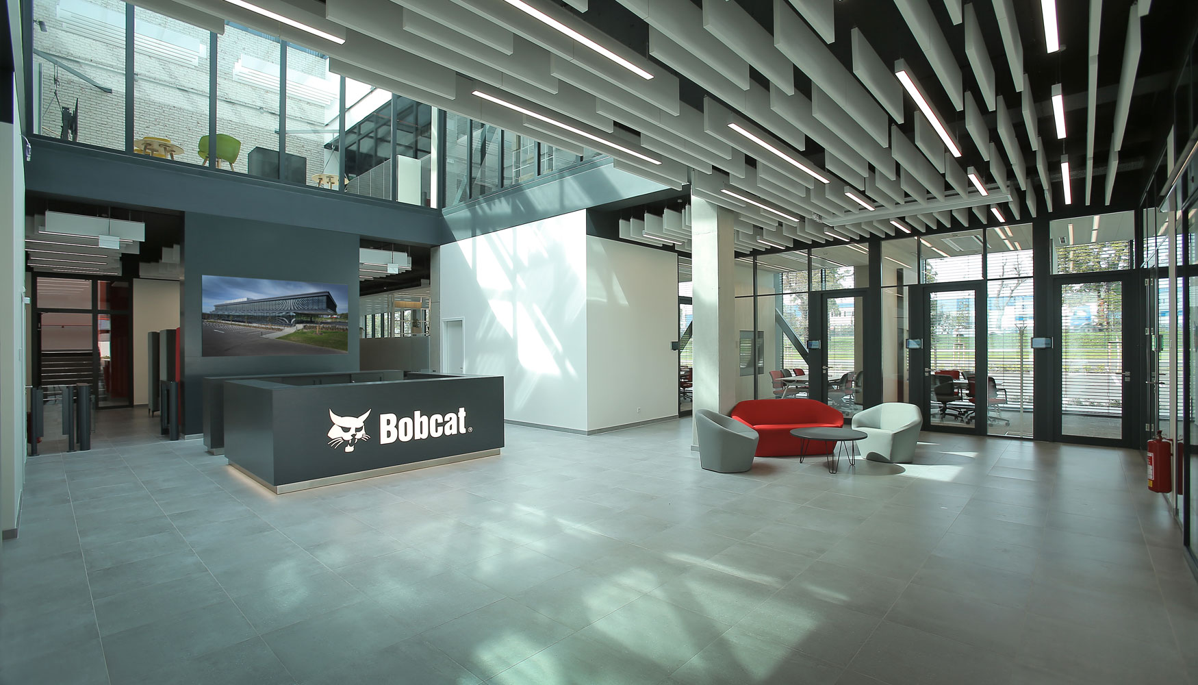 En 2018, los ingresos de Doosan Bobcat para la regin EMEA llegaron a 765 millones de euros, y la fbrica de Dobř alcanz una produccin de 17...