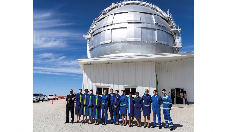 El Gran Telescopio de Canarias sirvi de marco para la presentacin de los nuevos uniformes diseados por Javier Gintestar...
