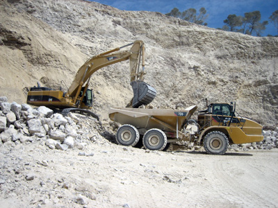 ridos y Prefabricados cuenta con un amplio parque de maquinaria, en su mayor parte de Caterpillar