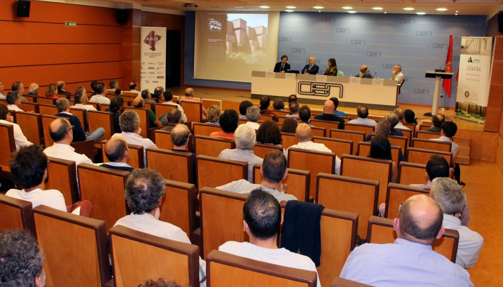 Detalle del saln de actos de la sede de la CEN, en Pamplona, durante la jornada