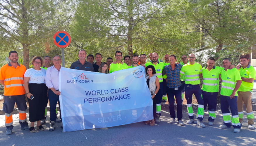 Foto de familia en la fbrica de Morn de la Frontera de Placo