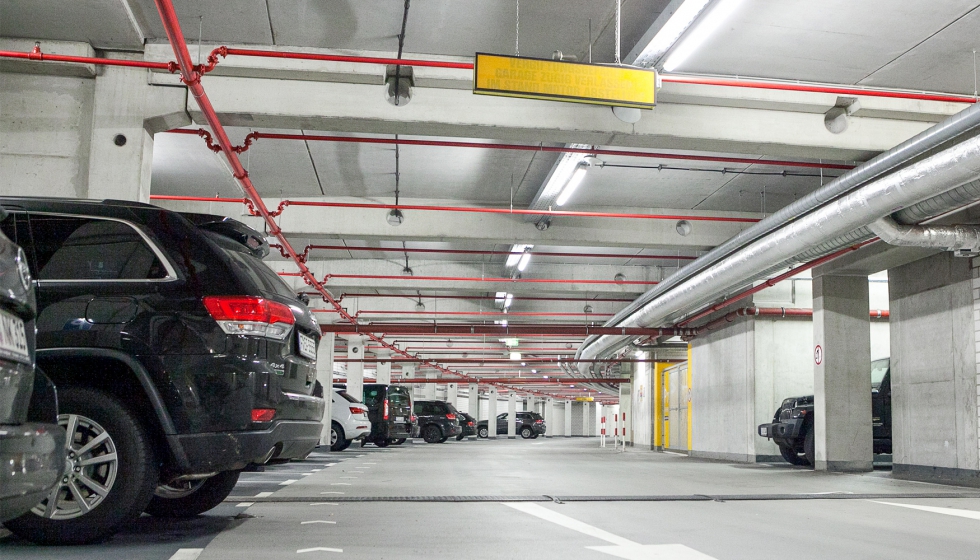 Con el SubstiTube T8 Connected los parkings se pueden iluminar de manera inteligente y segura sin necesidad de programacin o recableado...