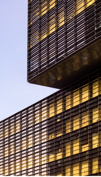 La nueva sede del edificio Cuatrecasas se eleva sobre la Diagonal como un &quote;volumen puro y minimalista&quote;, segn explican desde GCA Architects...