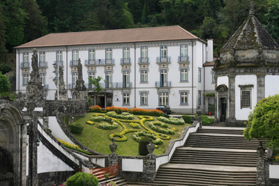 Fachada rehabilitada del Hotel do Templo de Braga