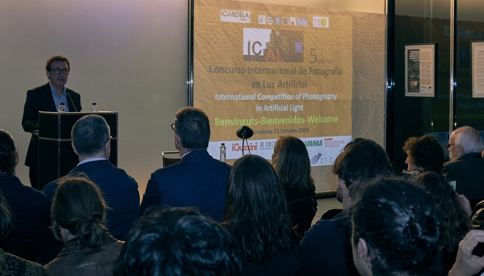 Adri Muros, doctor arquitecto, director tcnico del TEL y promotor de los premios, durante su presentacin