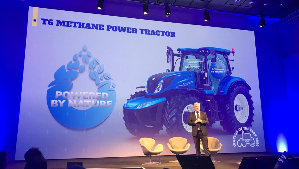 Carlo Lambro, presidente de New Holland Agriculture, detall las ventajas del T6 Methane Power