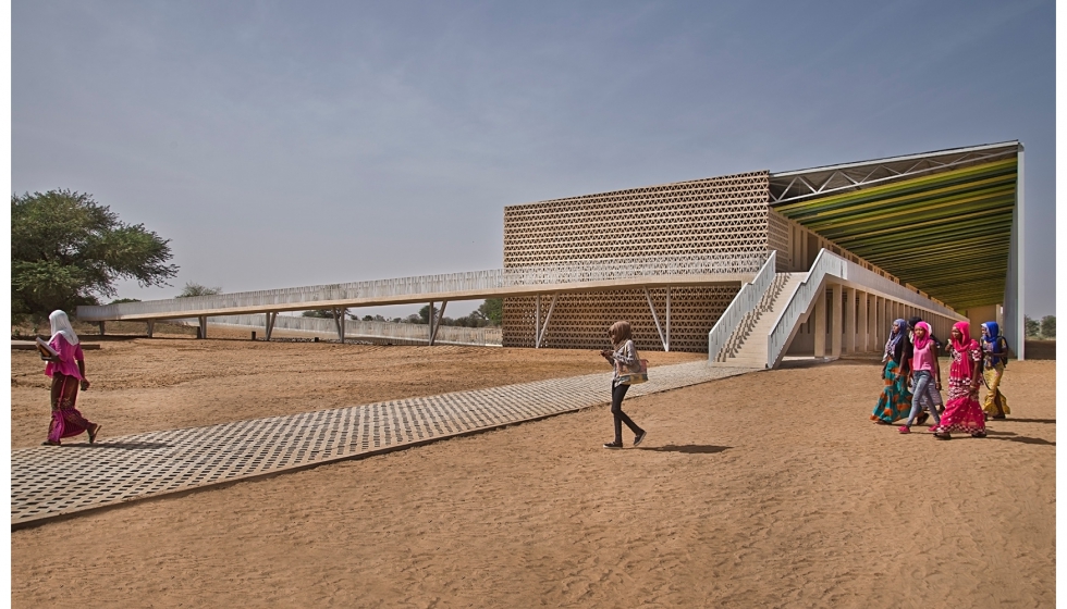 Universidad Alioune Diop, en la ciudad senegalesa de Bambey, obra de los arquitectos Javier Prez Uribarri y Federico Pardos Auber...
