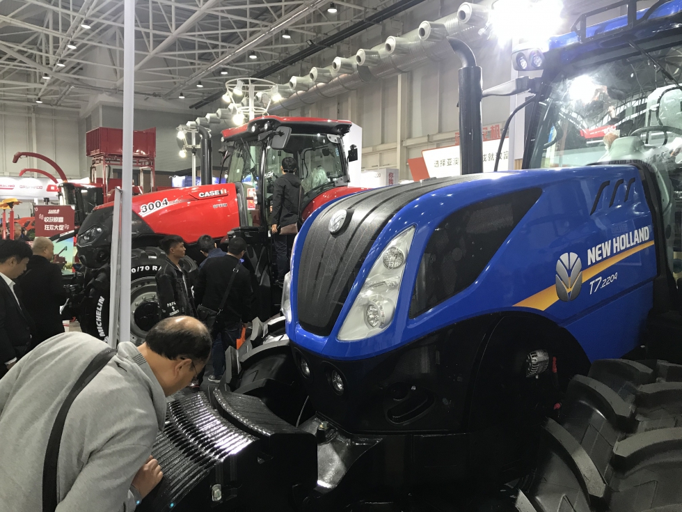 New Holland y Case IH compartieron stand con un solo tractor por marca