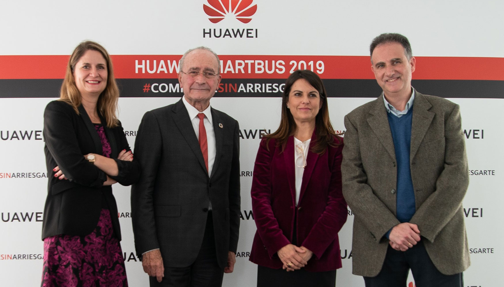 De izquierda a derecha, Mara Luisa Melo, directora de Relaciones Institucionales y Comunicacin de Huawei Iberia, Francisco de la Torre...