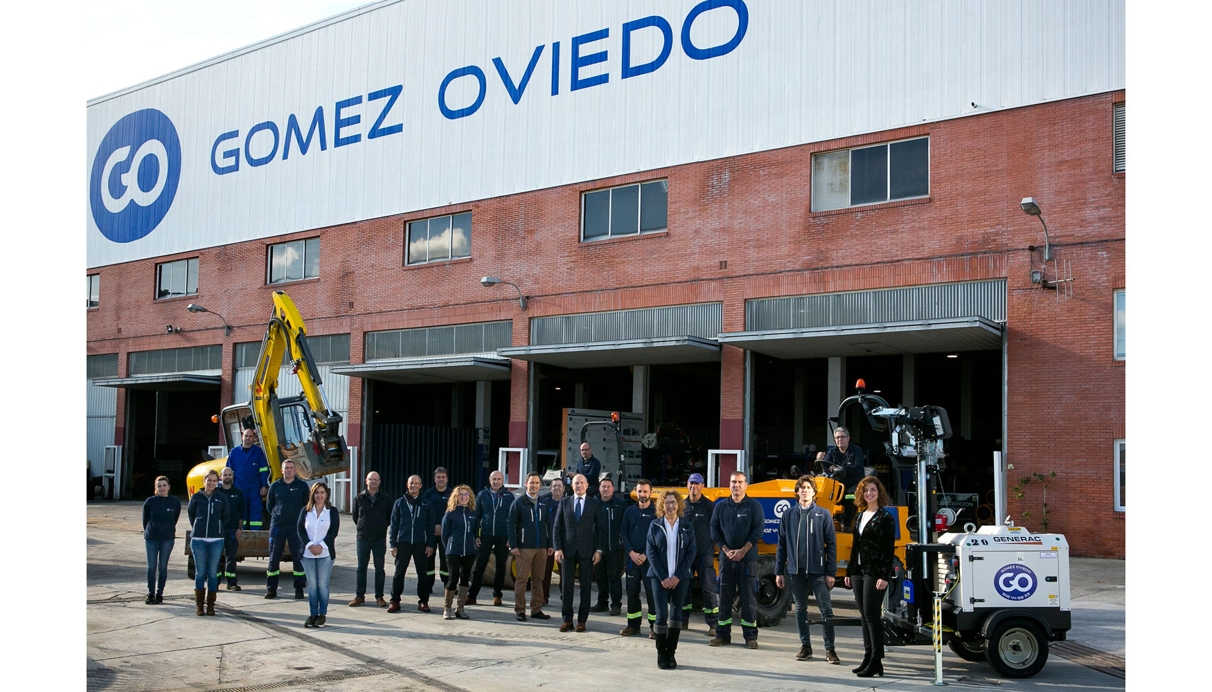 Somos un equipo de ms de 150 personas que hacen que la marca Gmez Oviedo siga teniendo una fuerte y positiva reputacin en el sector...