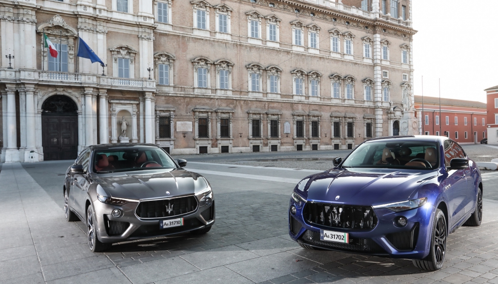 Maserati Levante GTS y Maserati Trofeo. Piazza Roma, Mdena