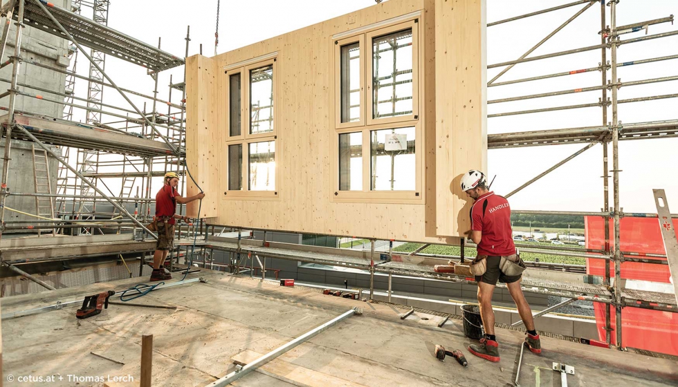 HoHo Wien es una construccin hbrida entre el uso de hormign y madera