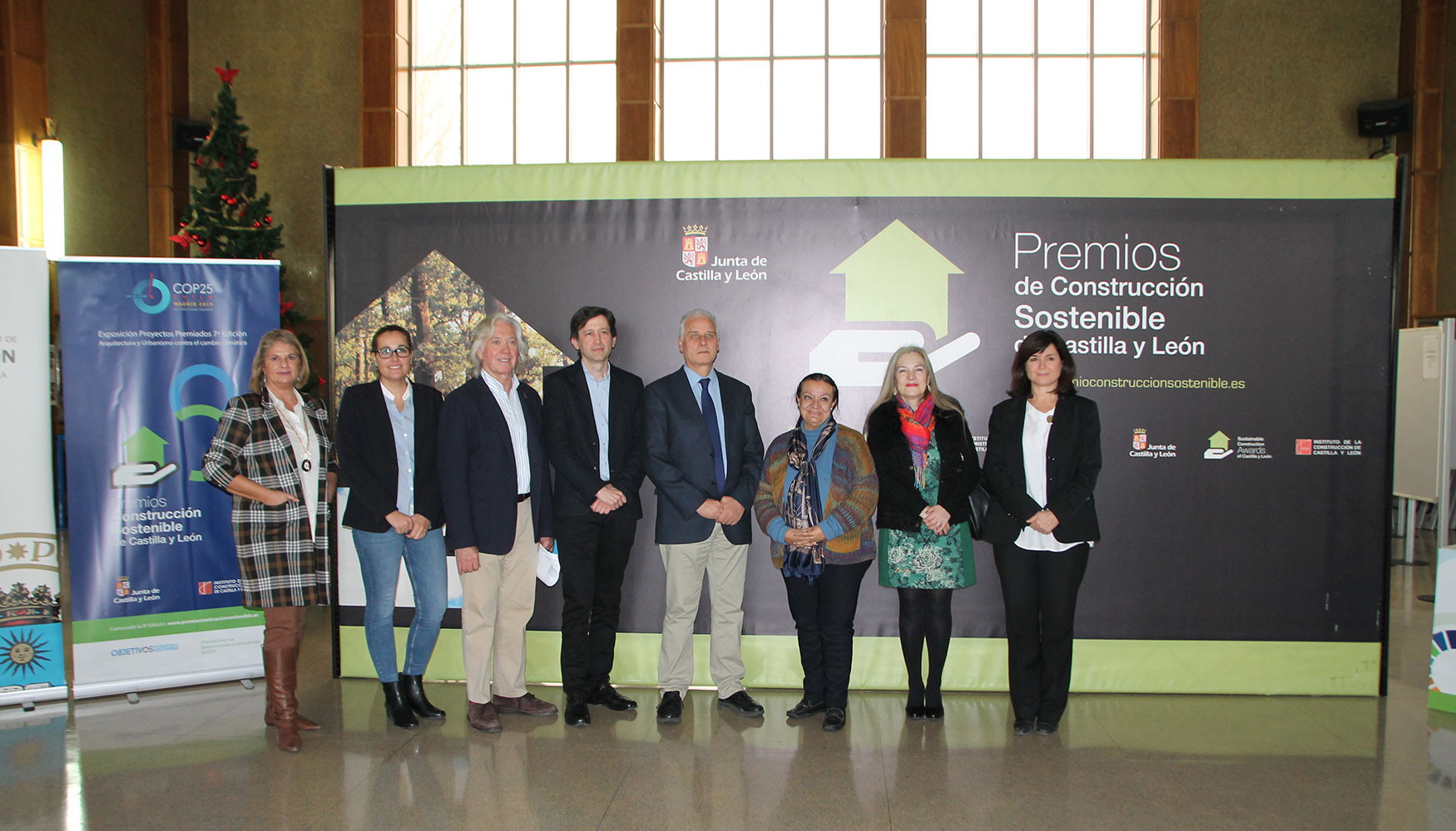Representantes de la Escuela Tcnica Superior de Edificacin y del Instituto de la Construccin de Castilla y Len (ICCL) en la Universidad...