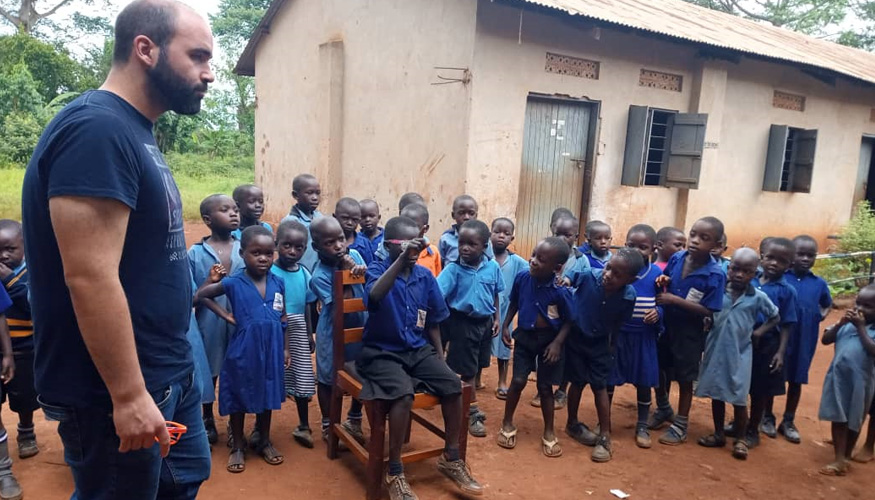 Voluntariado de la Campa�a Recogida y entrega de Gafas para las Escuelas de Uganda
