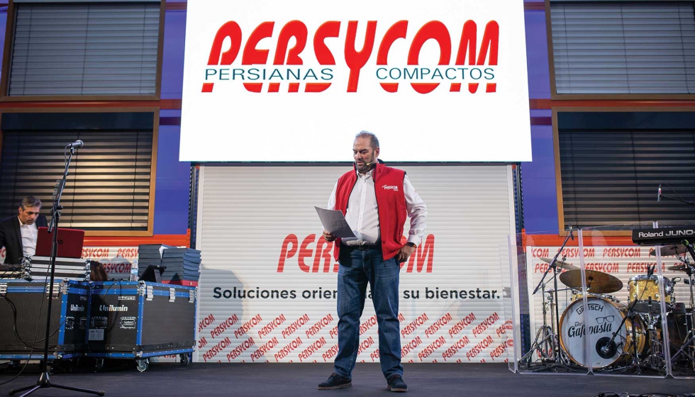 Paco Hernndez, gerente de Persycom, dirigindose a los invitados durante el acto de inauguracin de la nueva nave