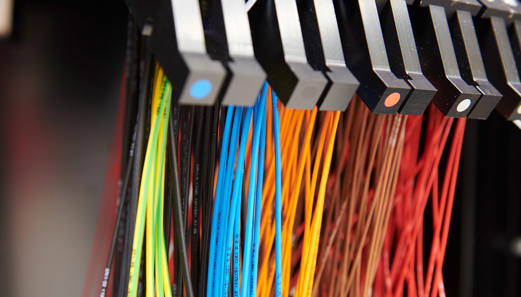 Sin necesidad de realizar ninguna modificacin, se pueden producir hasta 24-36 cables diferentes segn su tipo de forma...