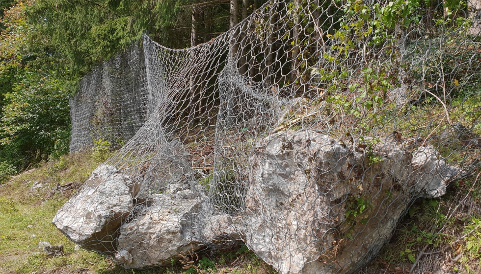 Protecciones Trumer fabricadas en Austria contra desprendimientos de tierras y rocas. Foto: Trumer