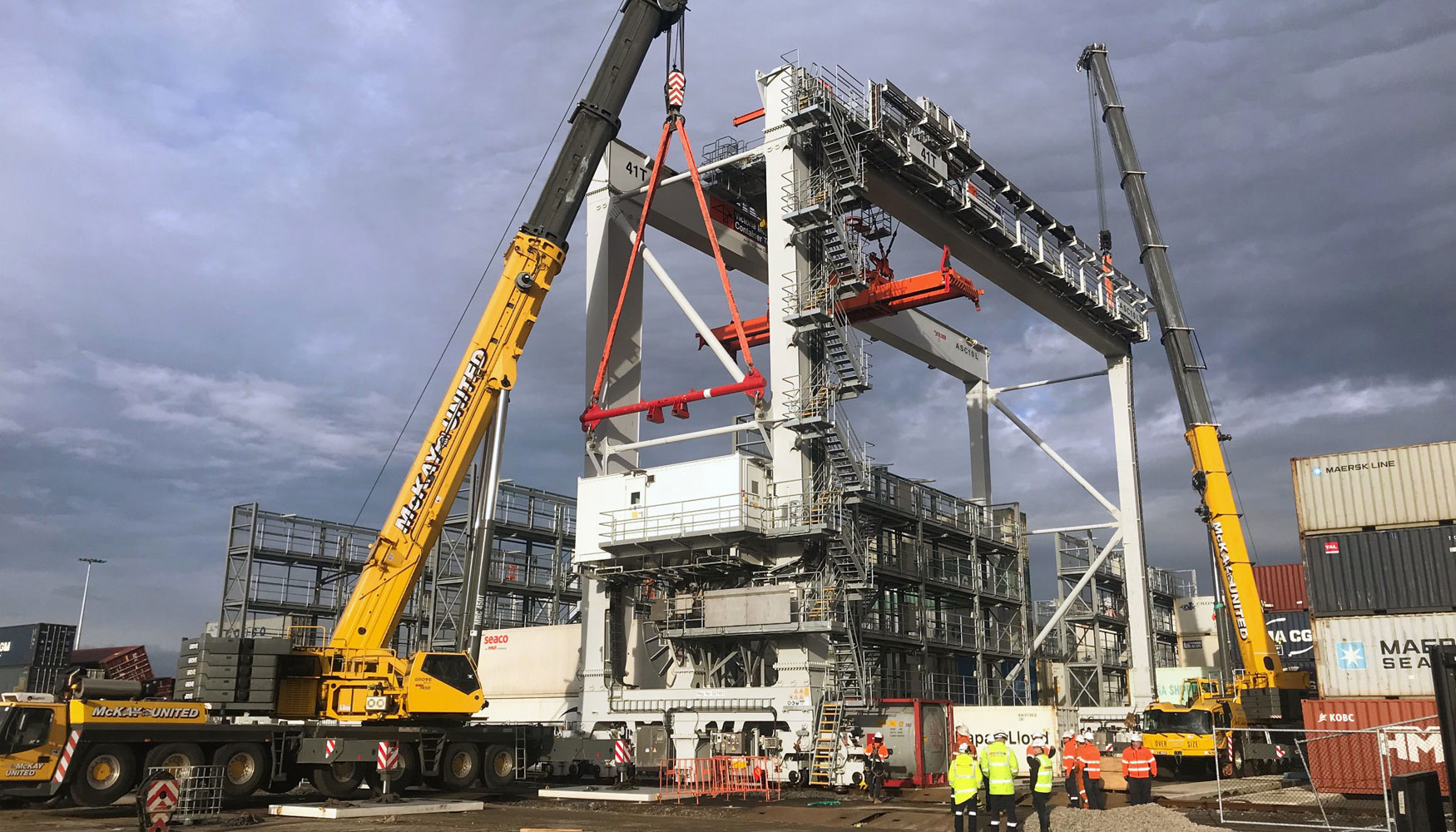 Gras Grove GMK7450 y GMK5250L trabajando en el Victoria International Container Terminal en Port Melbourne