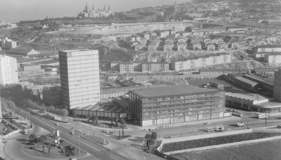 Vista general area del conjunto de edificios que formaron la Filial de SEAT en Barcelona. Fondo fotogrfico de TAF Helicpters S...