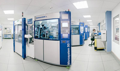 Varias unidades de fabricacin Microsystem 50 en funcionamiento