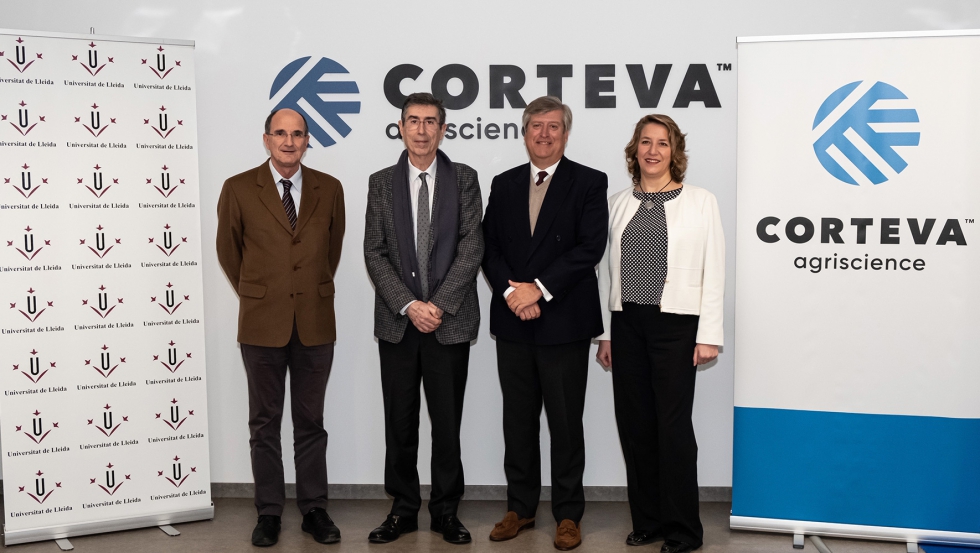 Jordi Recasens, catedrtico de Produccin Vegetal, Jaume Puy, rector de la UdL, Manuel Melgarejo, presidente de Corteva para Espaa y Portugal...