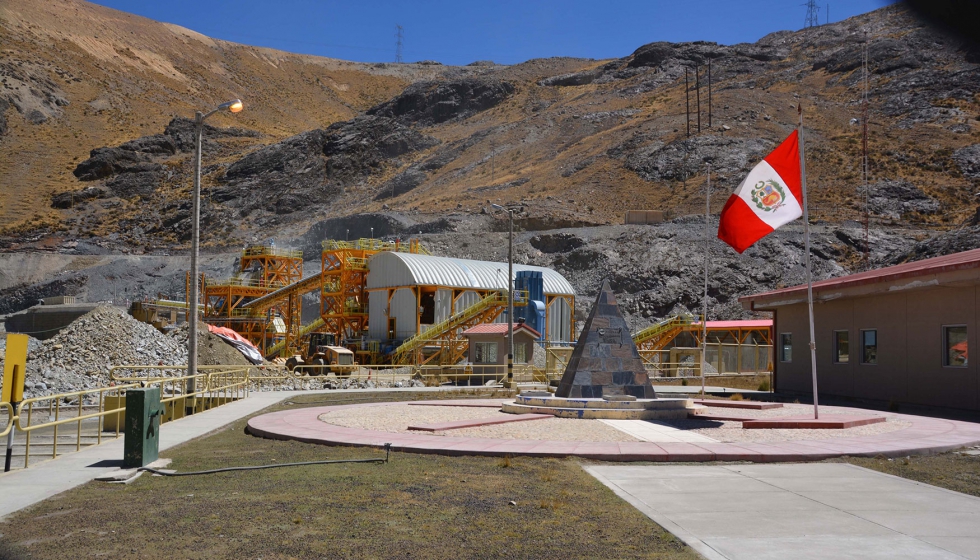 Minsur SA es una empresa minera peruana, integrante del Grupo Breca, propietaria y explotadora de la mina subterrnea de estao ms grande del mundo...