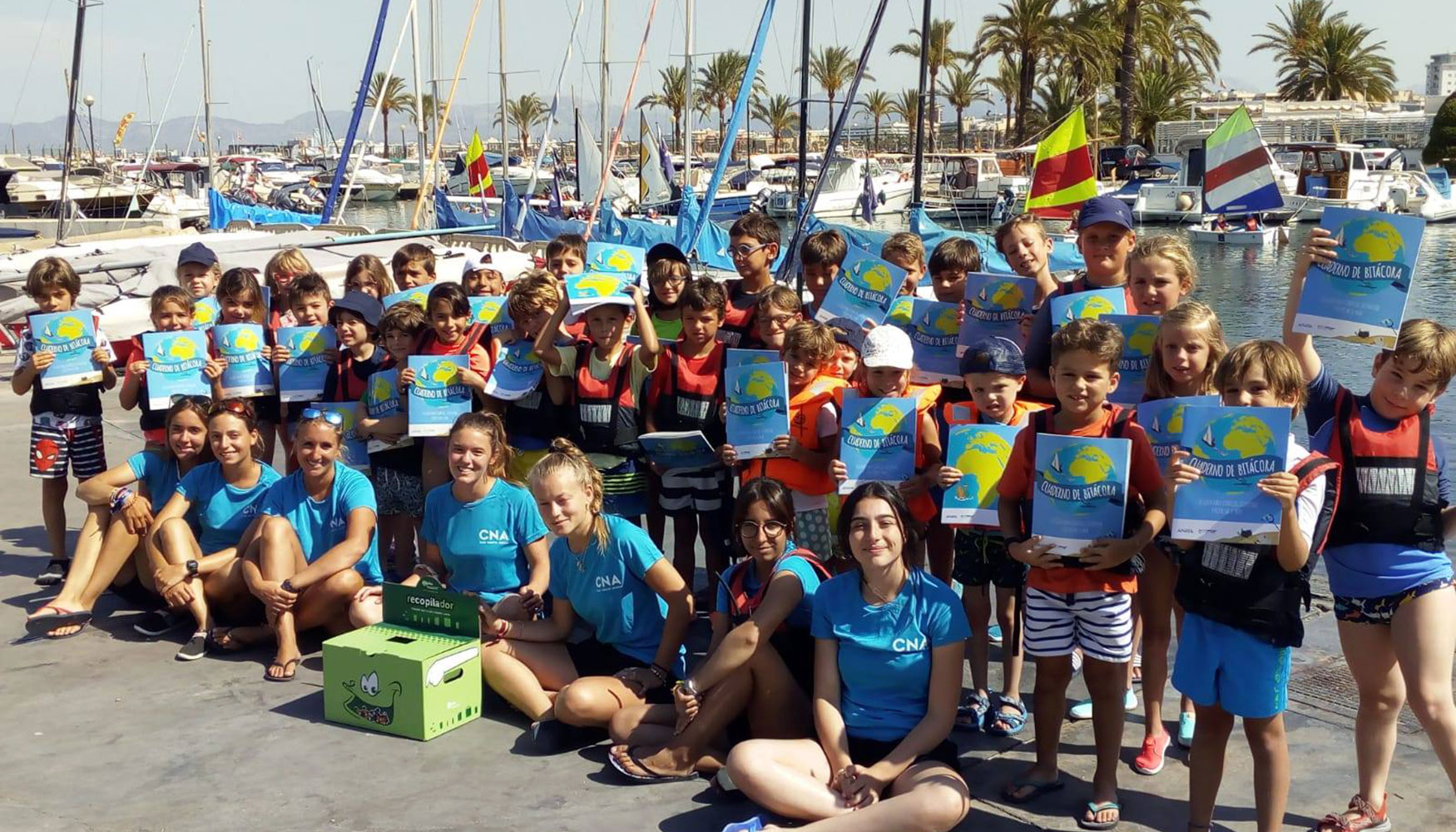 El Club Nautic Arenal, en Mallorca, drurante la Campaa Ecopilas en eventos deportivos 2019