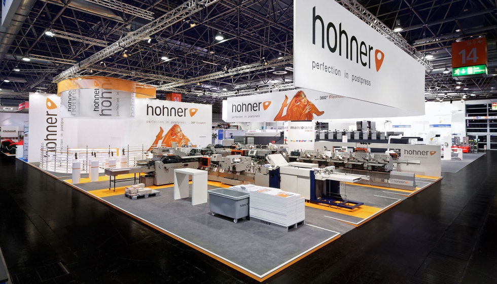 Stand de Hohner en la pasada Drupa 2016 con 3 variedades de cosedoras embuchadoras