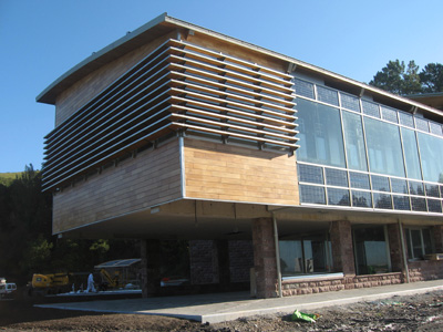 The construction of the building of the Foundation Barredo took into account his status in the Cantabrian cornice...