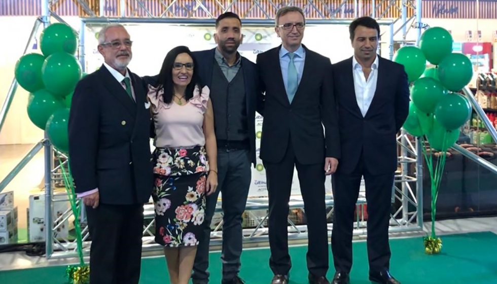 El presidente de BP Espaa, Luis Aires (segundo por la derecha), junto al director de la red de Estaciones de Servicio de BP para Espaa y Portugal...